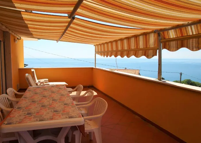 Orizzonte By Interhome Lägenhet Moneglia